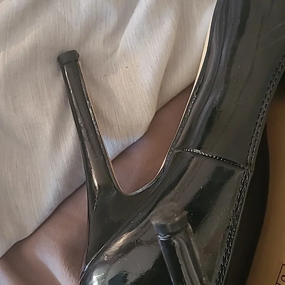 Heel - Picture 5 of 5